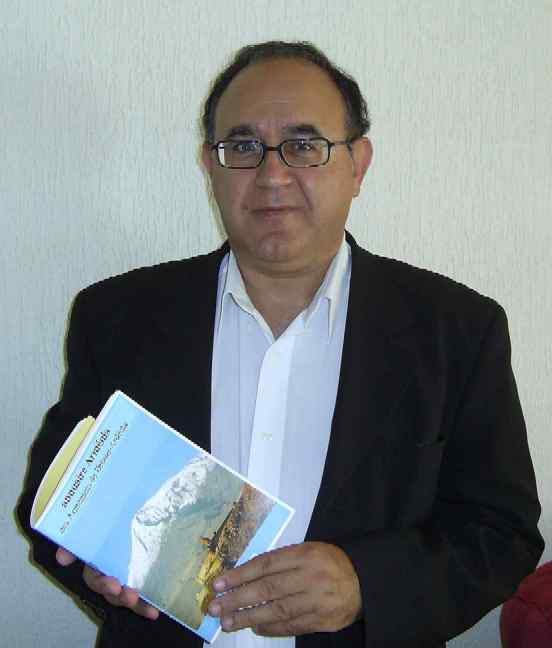 Krikor Amirzayan présente l'Annuaire 2005 --- Cliquer pour agrandir